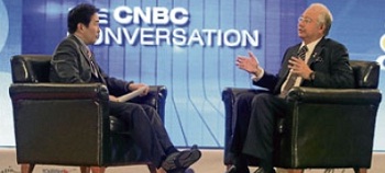 Prime Minister Datuk Seri Najib Razak being interviewed by ‘The CNBC Conversation’ host Martin Soong.